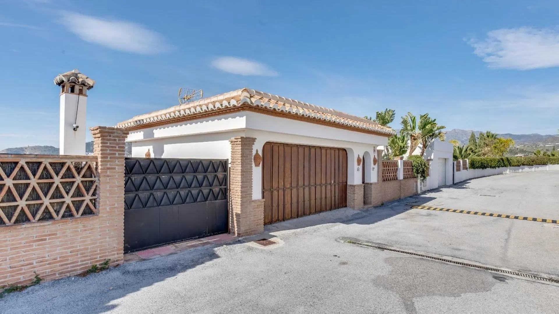 Homestay Casa Tradicional Con Bonito Jardin Apartment Almunecar